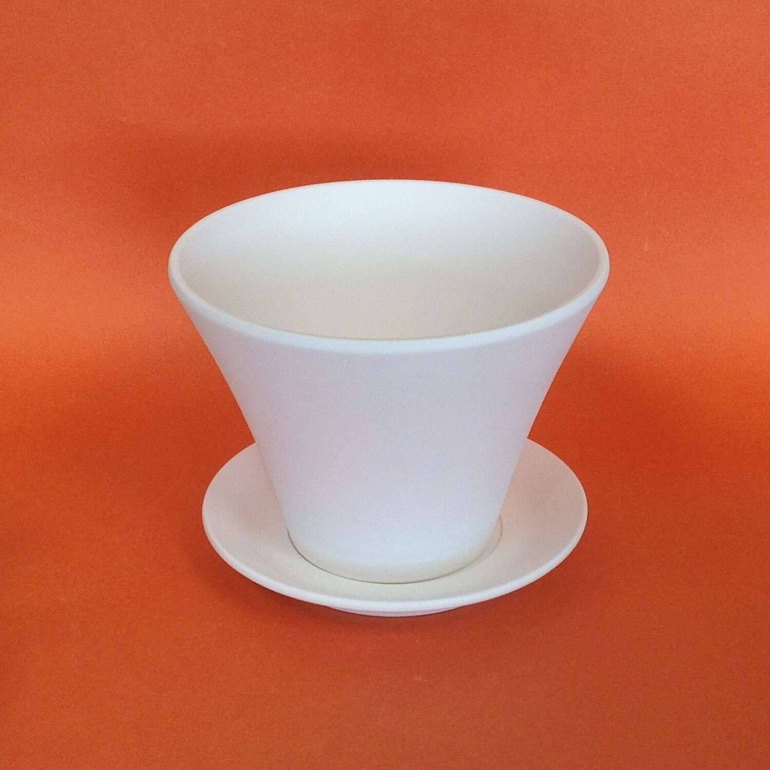 Flower pot &amp; saucer, cone, 14cm high
