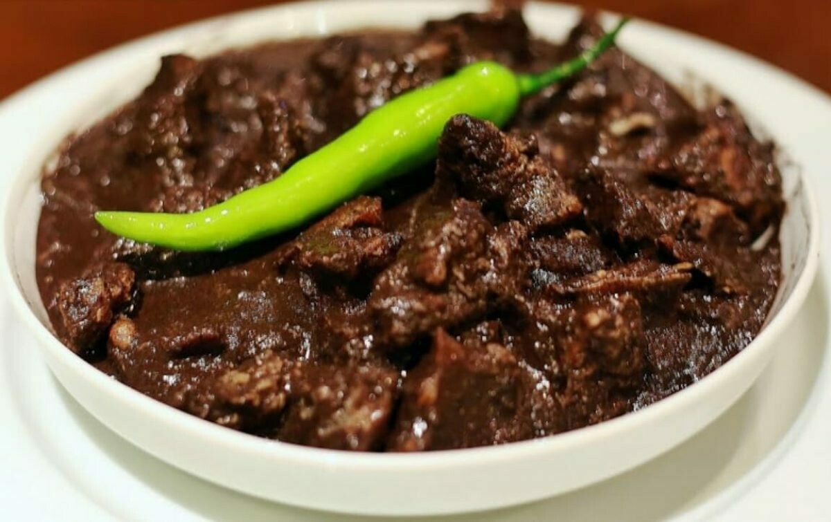 Pork Dinuguan 16oz