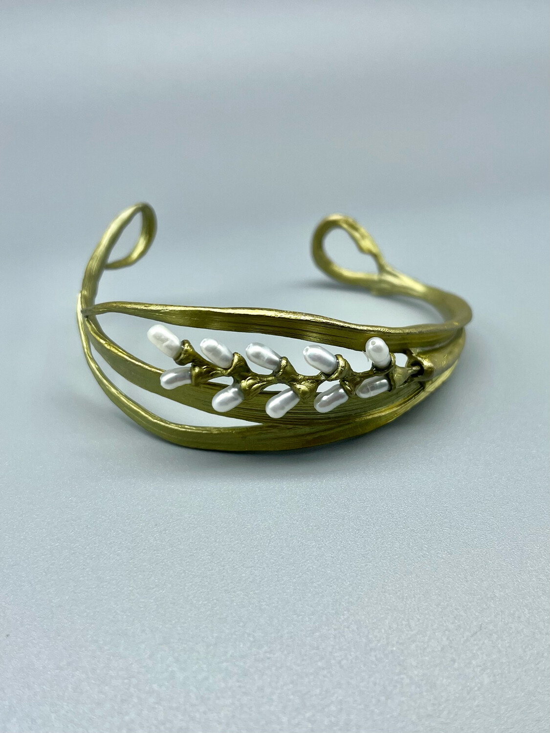 7261BZWP Rice Pearl/Leaf Bracelet, Michael Michaud, Bellmore, NY