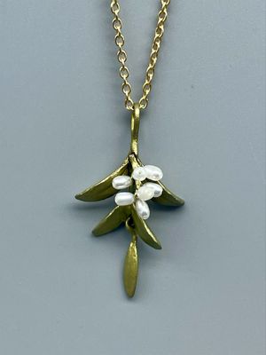 Flowering Myrtle Pendant Necklace