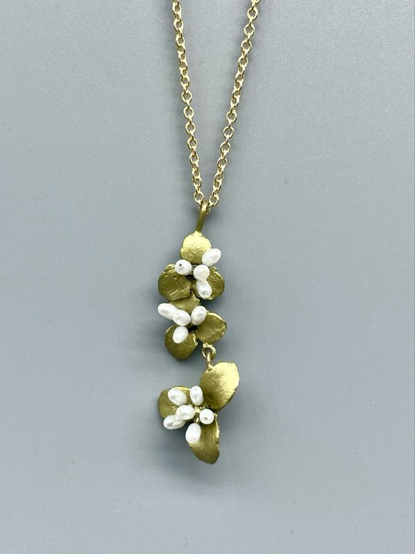 Pachysandra Drop Necklace