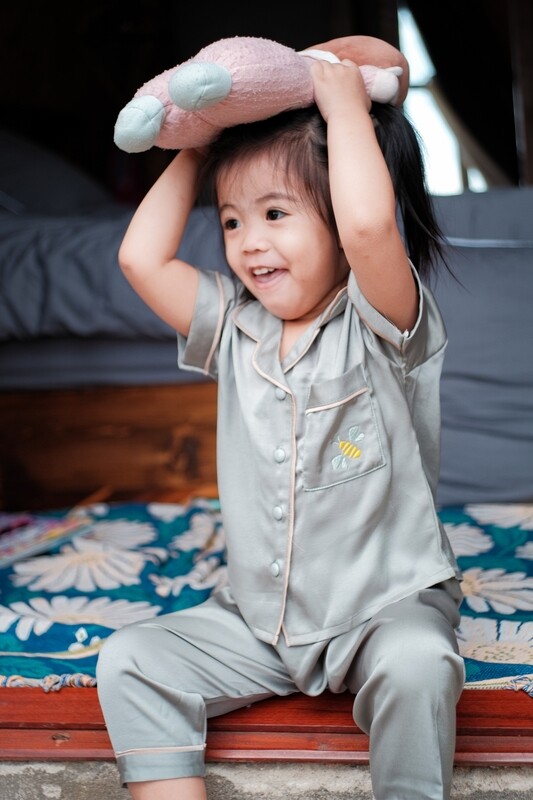 LT05 - KID BEE JAMA ĐÙI THÊU ONG (Set 2 Quần + Áo)