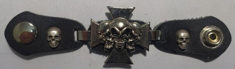 Cruz Tres Calaveras