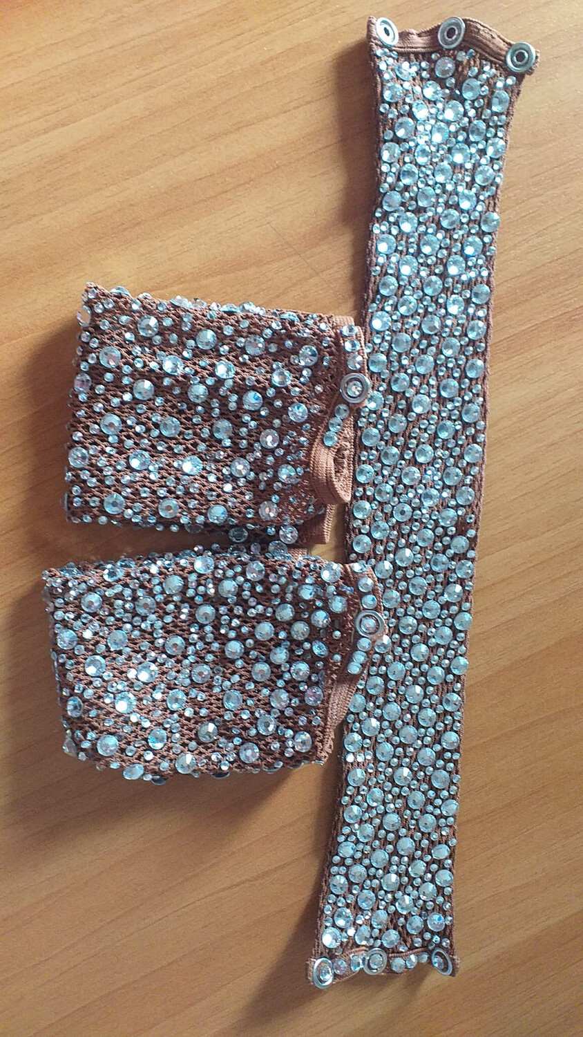 Polsini e Collo in Rete Fishnet con strass crystal + crystal AB. Luminosissimi ❤️ Cuffs and fishnet Collar, decorated with strass crystal and cry AB