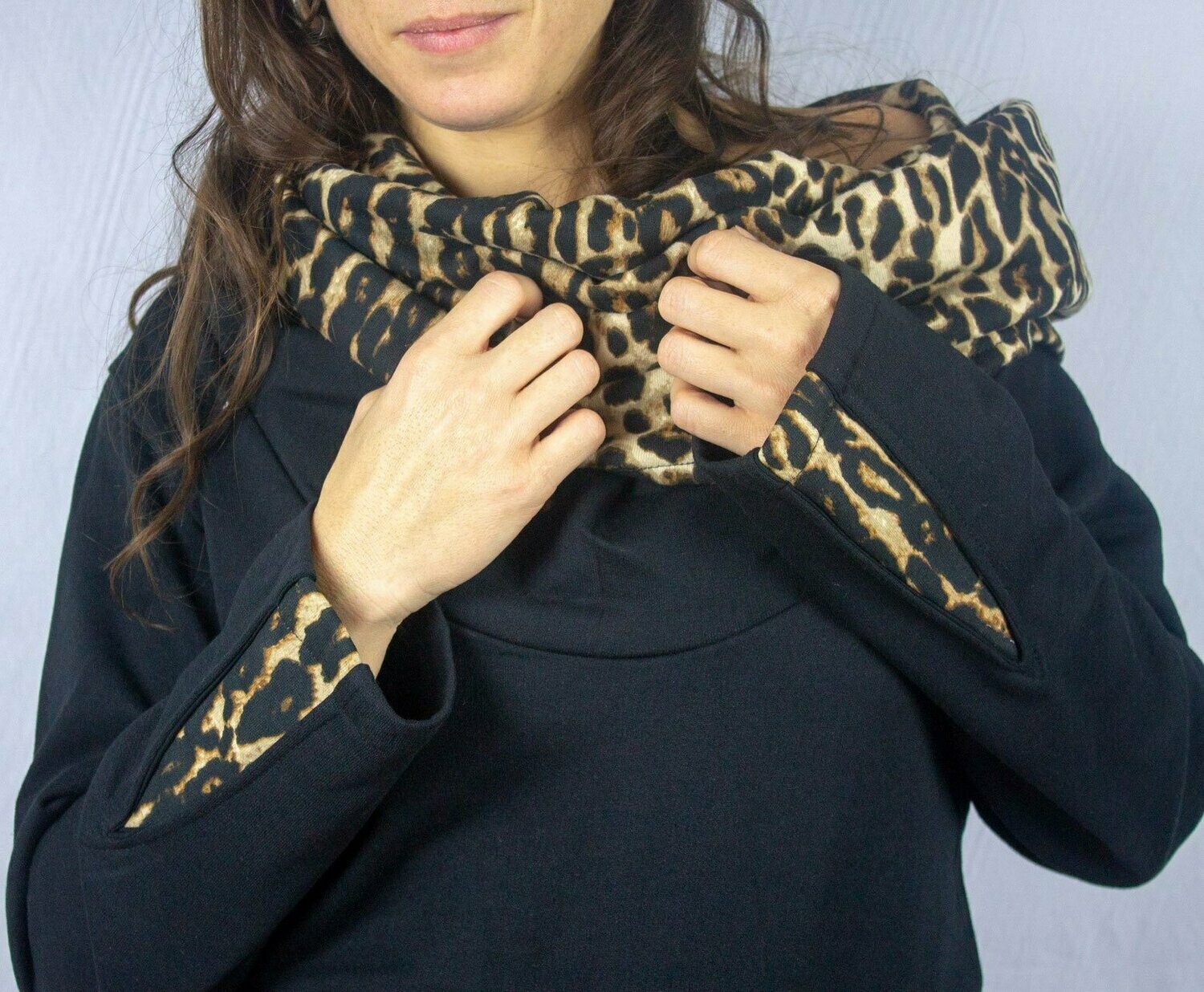 SUDADERA NEW SARA LEOPARDO