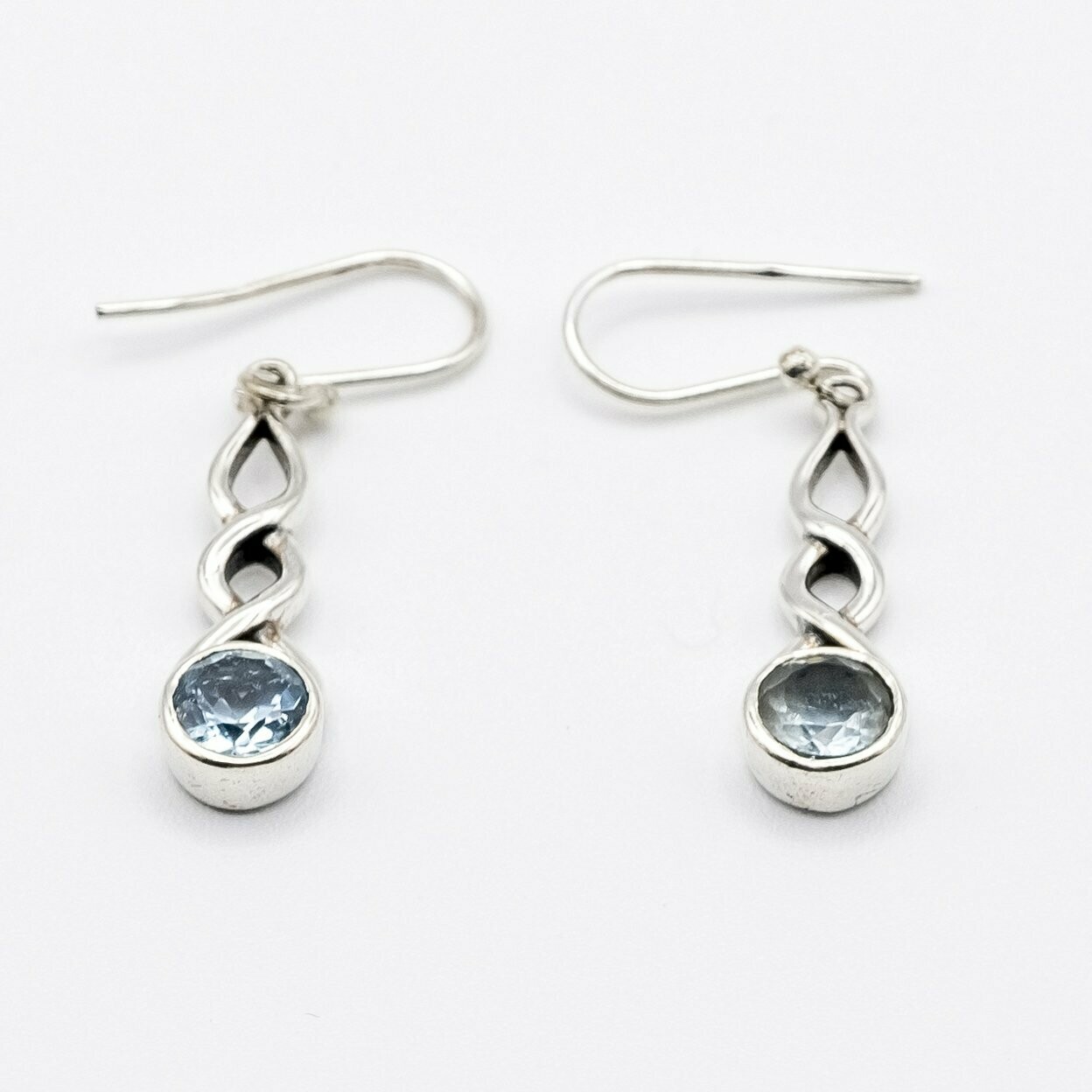 PENDIENTES DHATRI AGUAMARINA