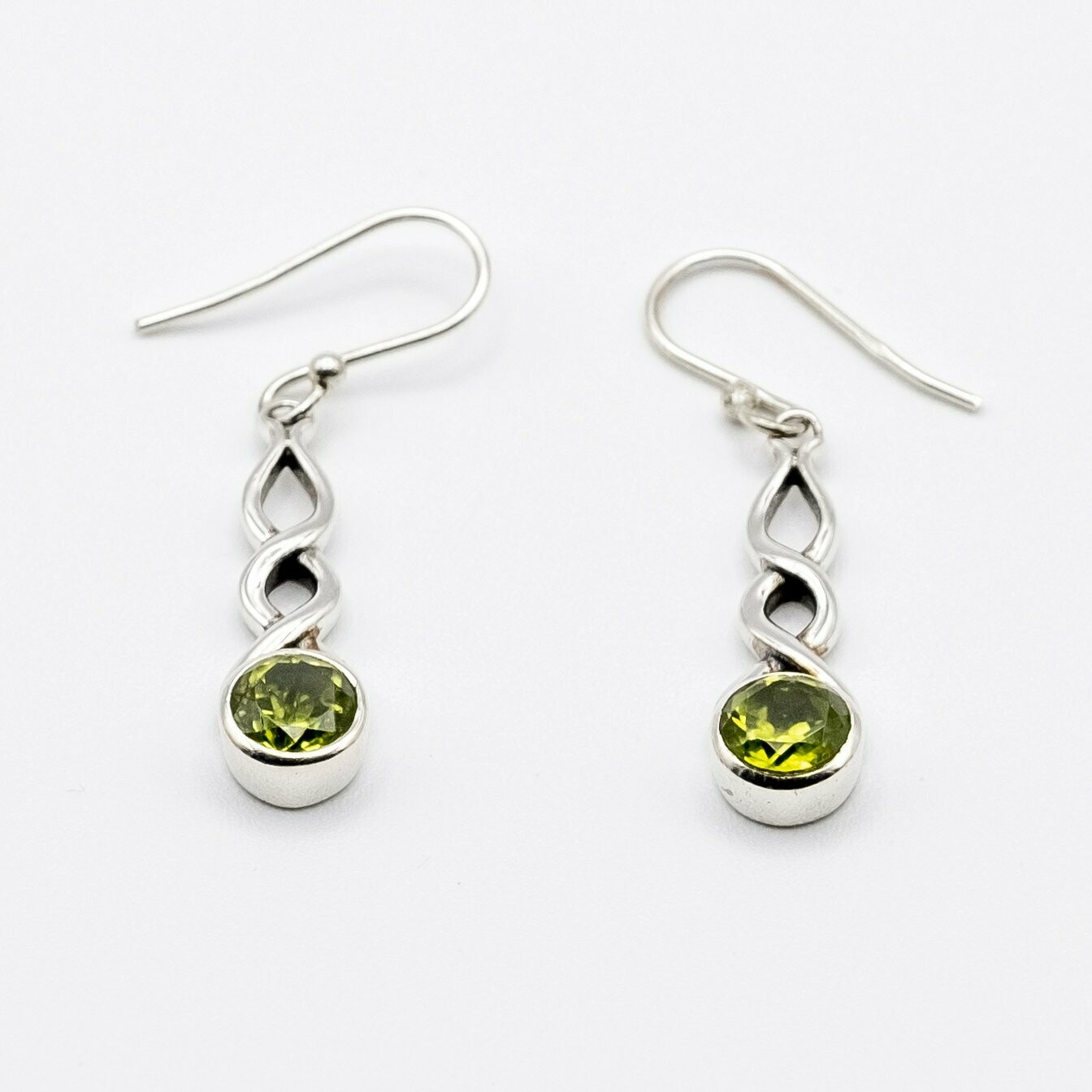 PENDIENTES DHATRI PERIDOTO