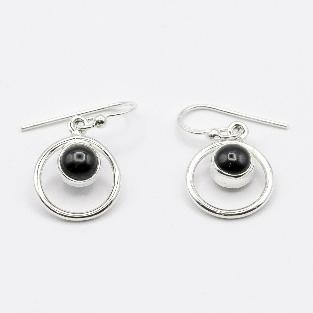 PENDIENTES KURMA ÓNIX NEGRO
