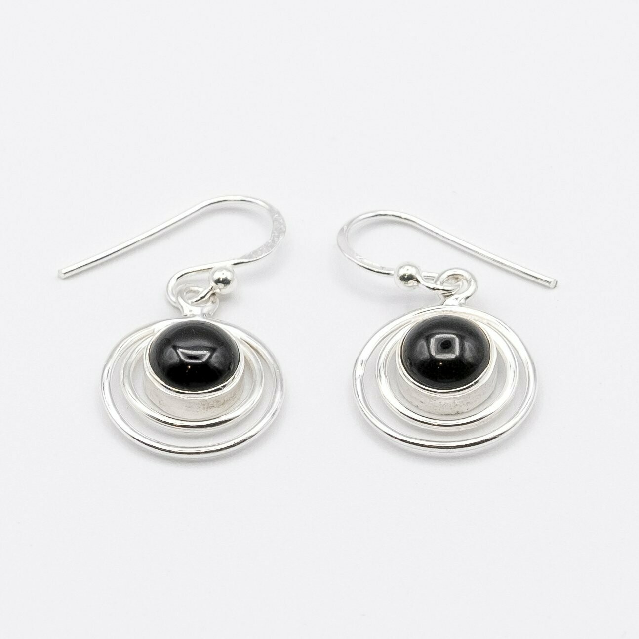 PENDIENTES DEVAKI ÓNIX NEGRO