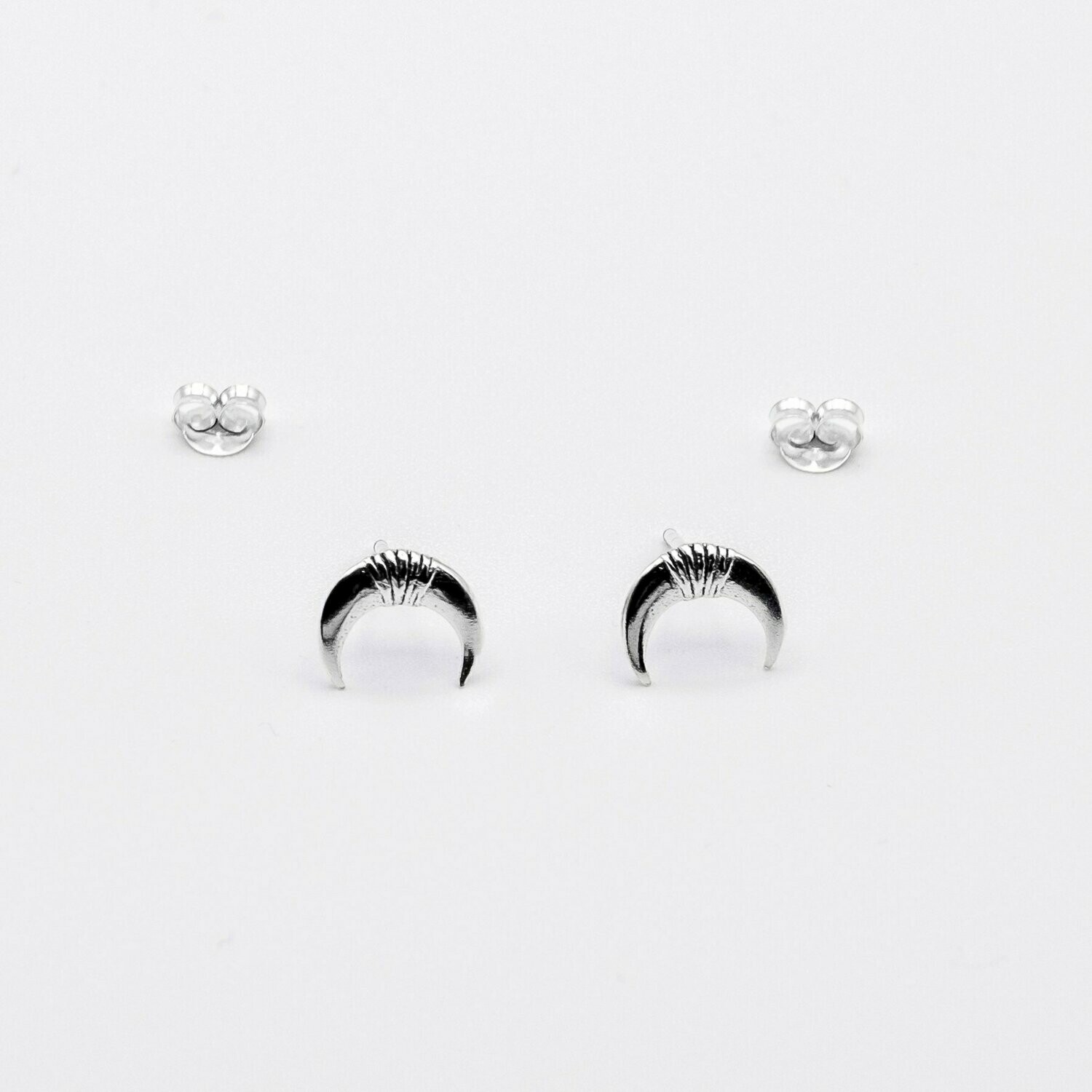 PENDIENTES MEDIA LUNA INVERTIDA