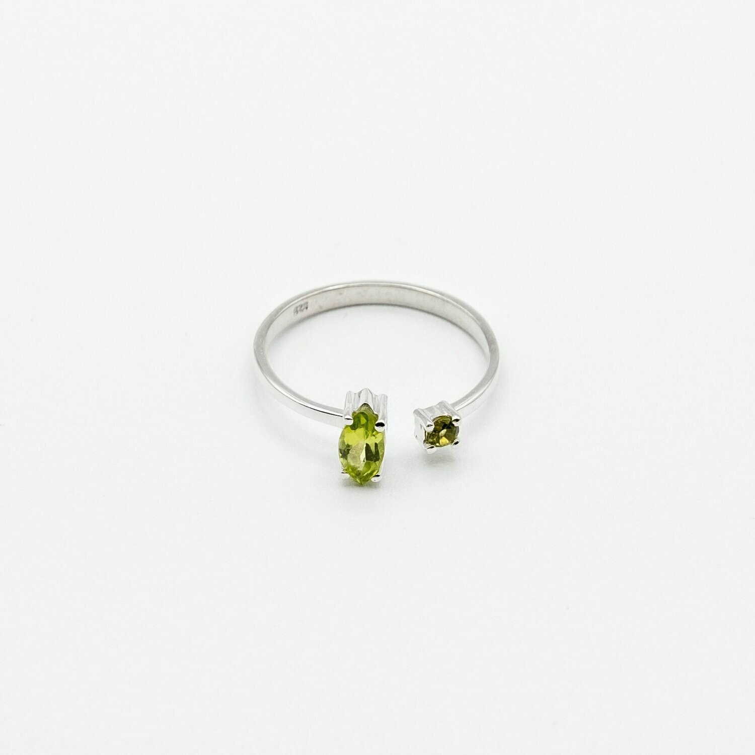 ANILLO VAMANA PERIDOTO
