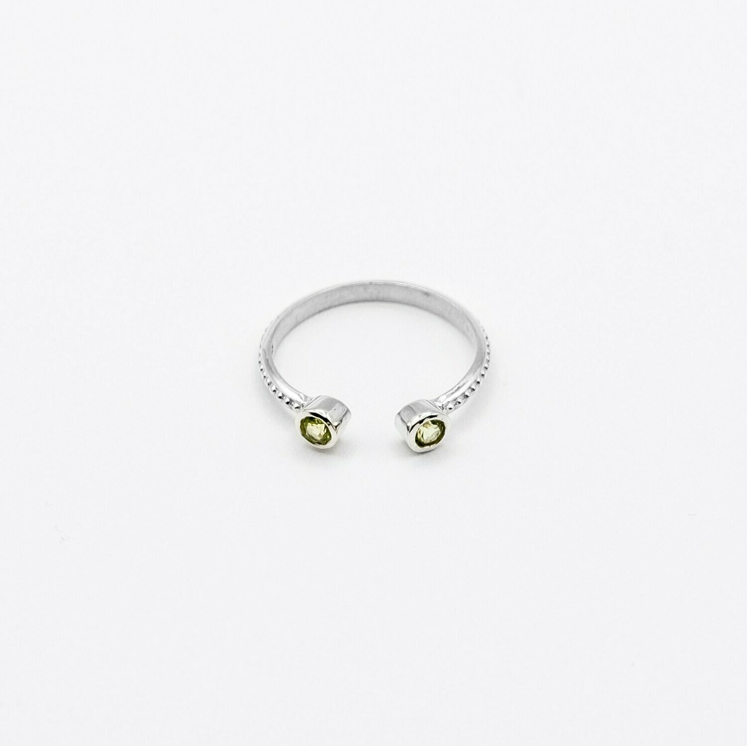 ANILLO INDRAJIT PERIDOTO