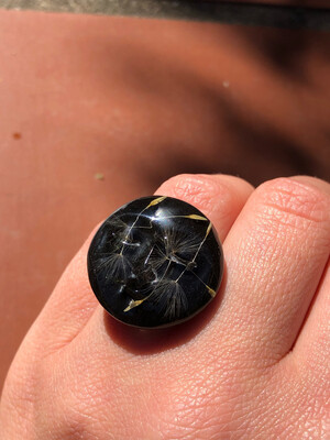 Moon Ring with Dandelion Seeds | Size 7