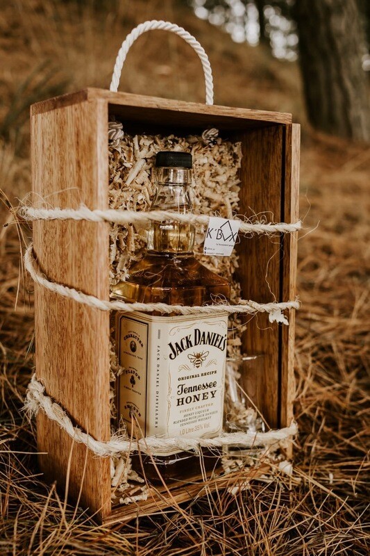 Caja con Jack Daniels