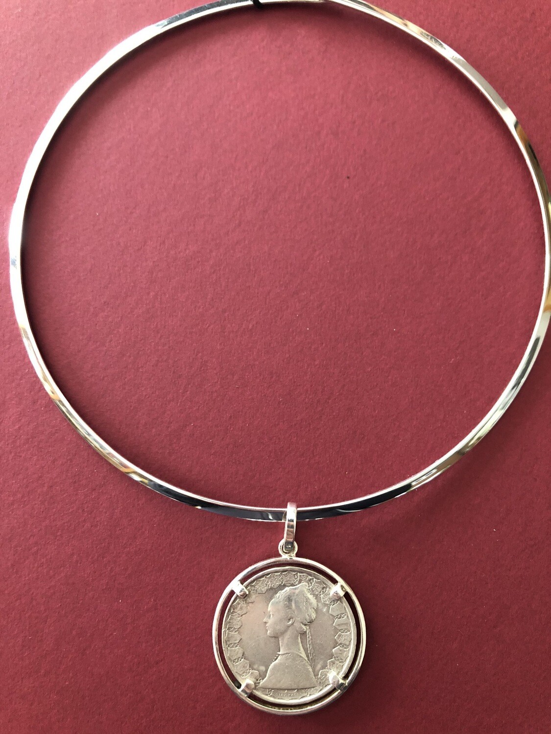 Collana e Moneta In Argento . Serie Limitata