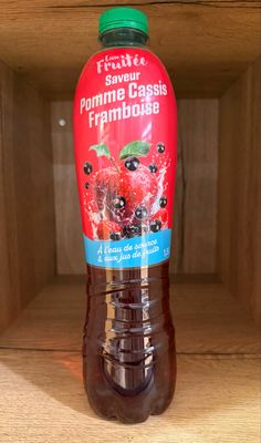 Eau fruitée saveurs pomme - cassis - framboise