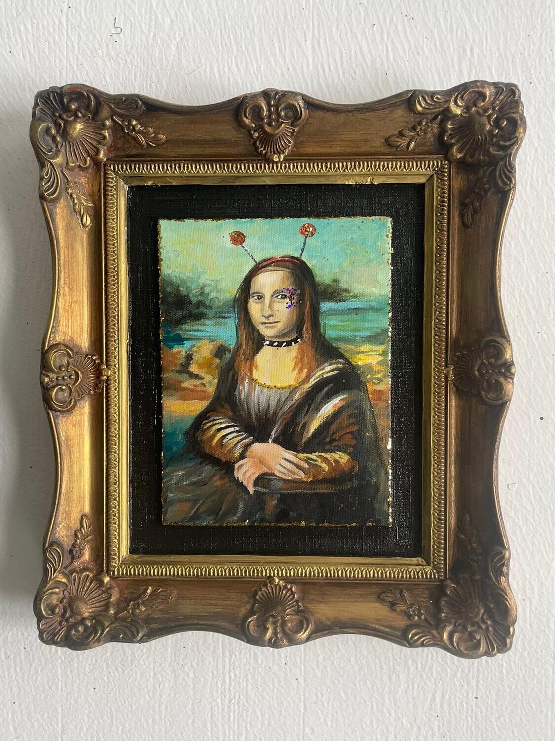 ‘Hey Mona’