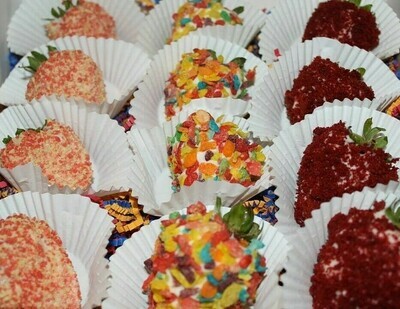Strawberries Dipped with toppings
