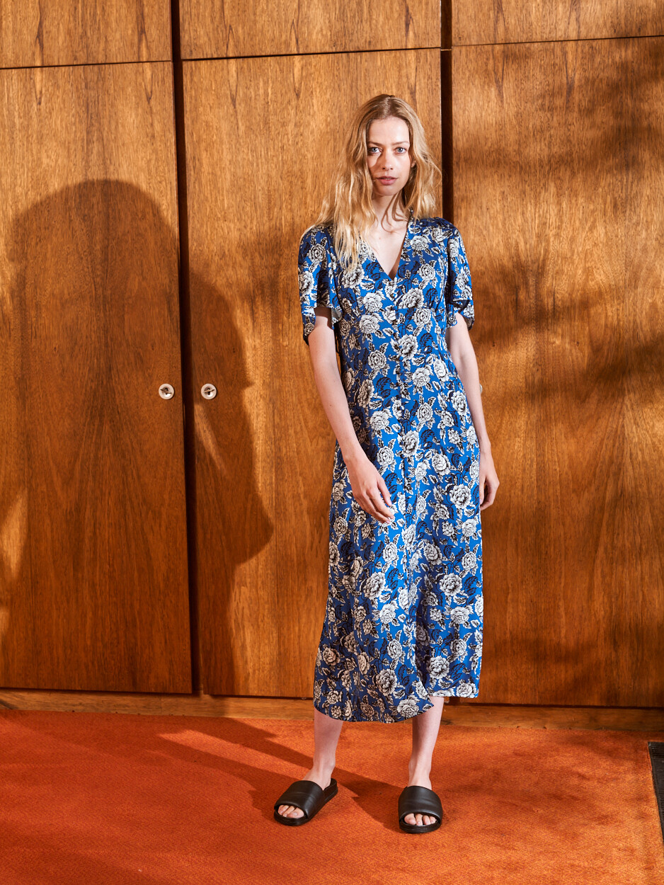 Maxi dress in blue colour and black flower print