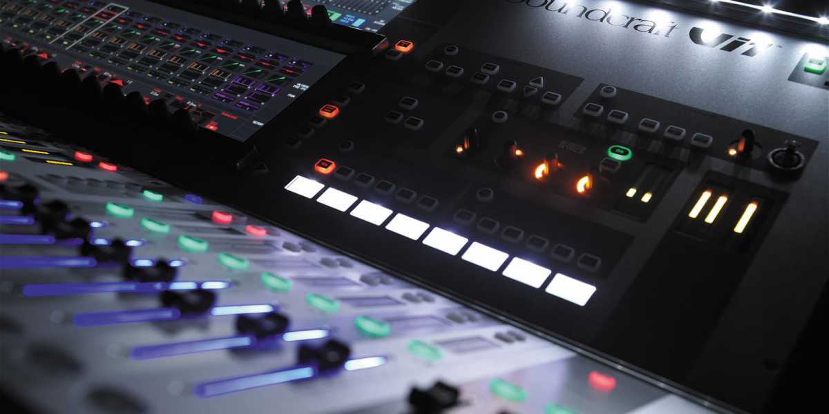 Console de mixage Soundcraft VI 1