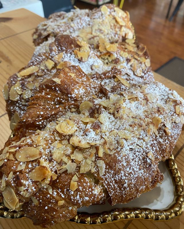 croissant Almond