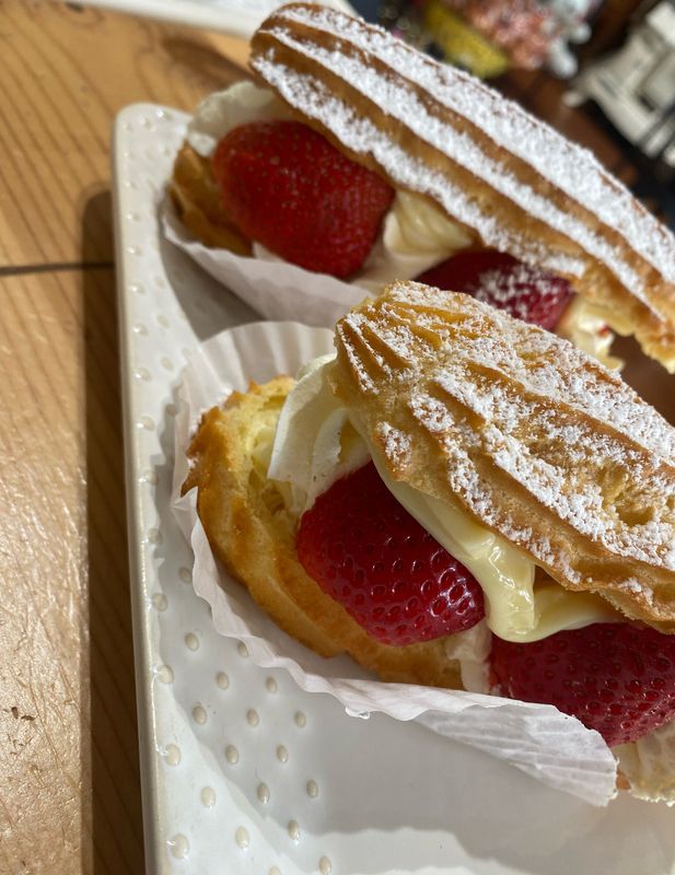 Eclair Strawberry