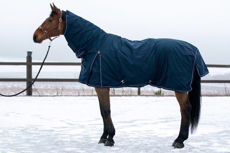 Wahlsten Storm Outdoordecke – 1680D, 100 g, Fullneck, Navy