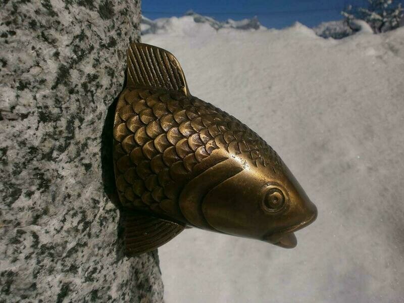 Bec verseur poisson