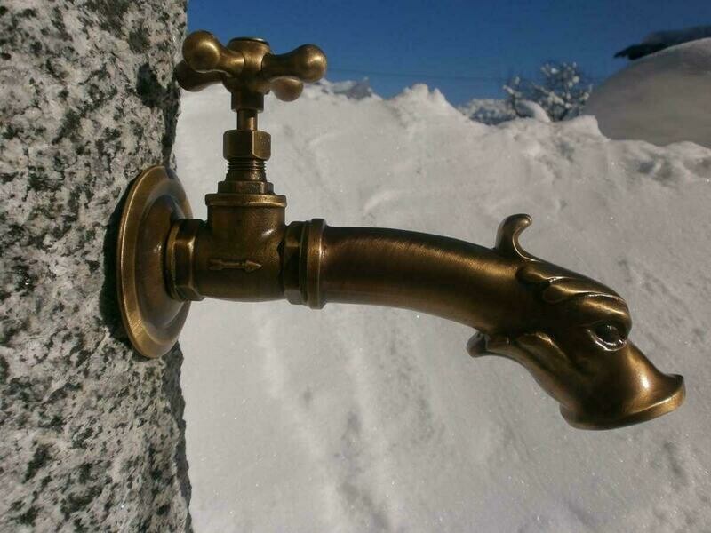 Robinet de jardin avec fermeture à vis