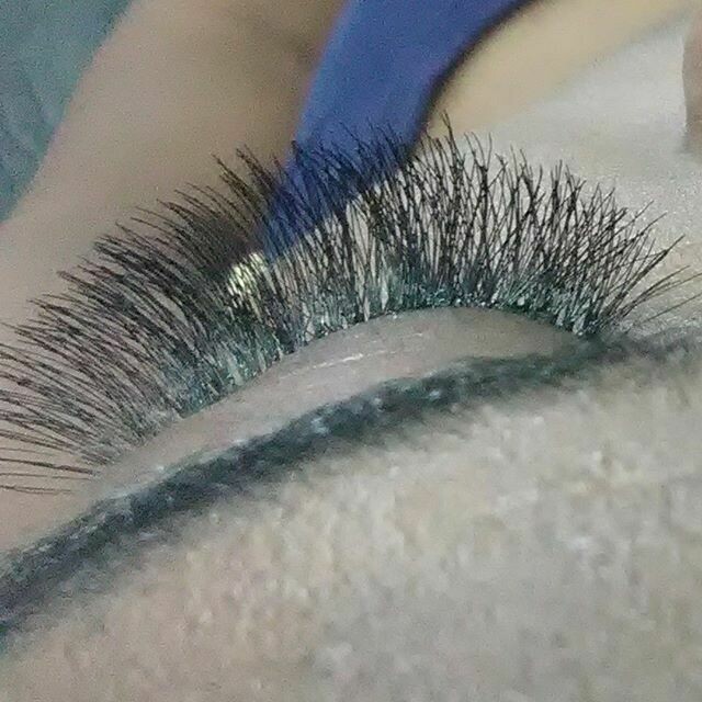 Cluster Lash Extensions