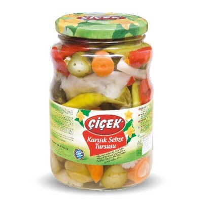 Mixed vegetables pickled in vinegar