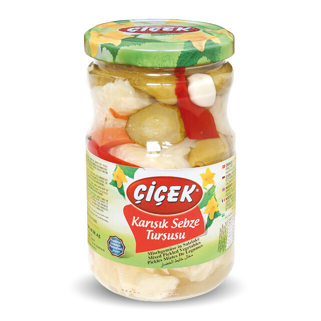 Mixed vegetables pickled in vinegar