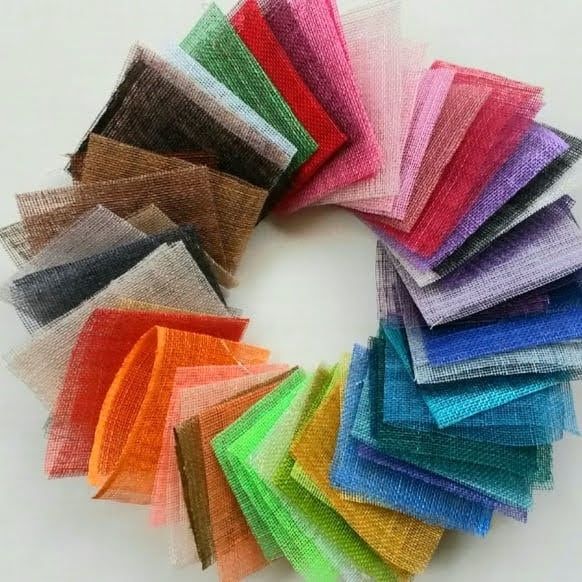 Bespoke 18" Saucer, all colours available.
