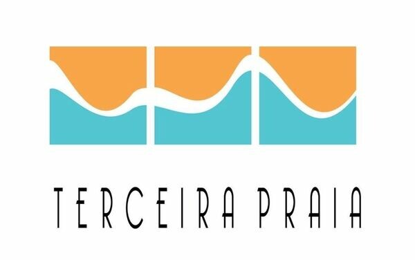 Terceira praia. Shop.