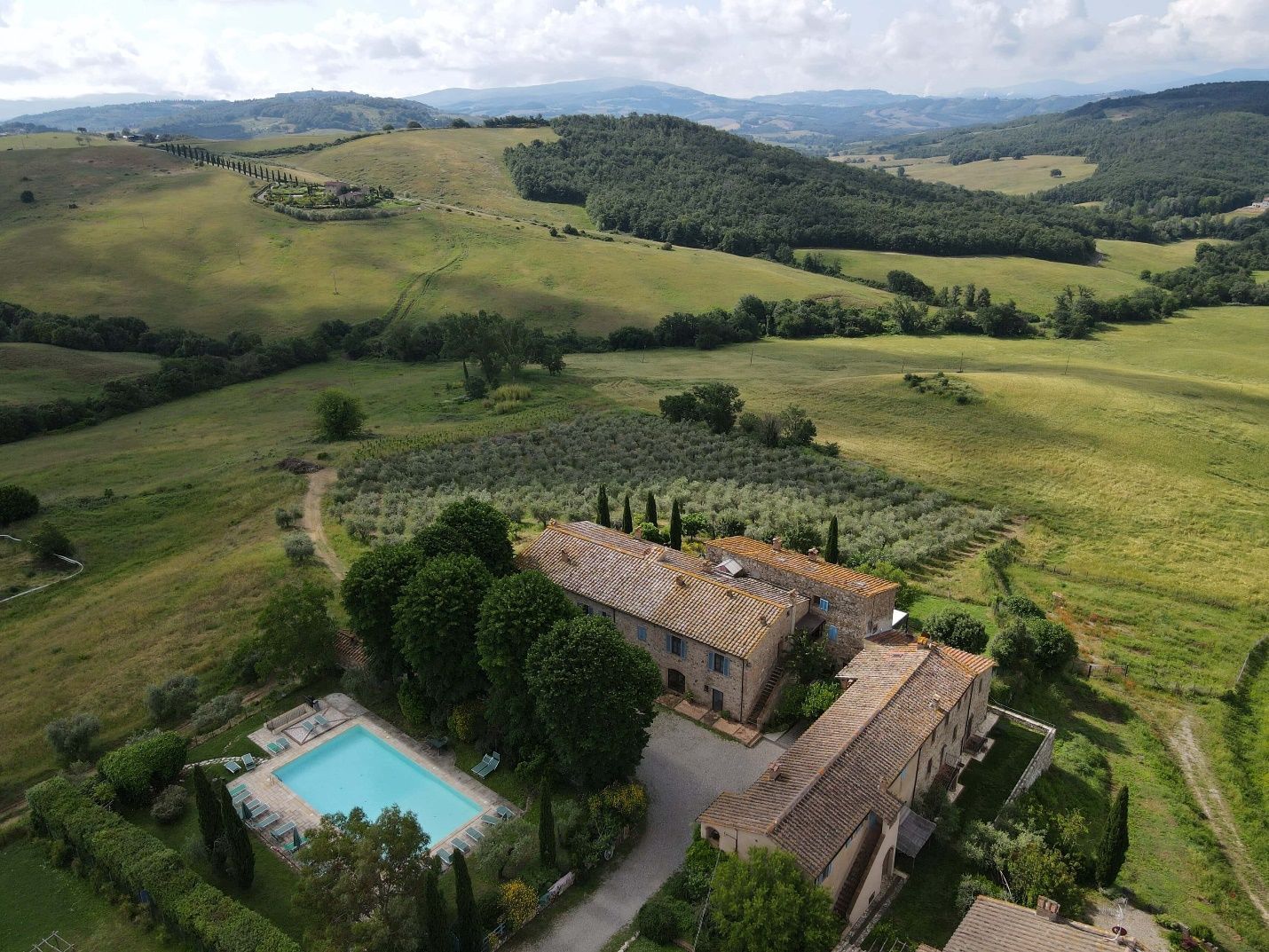 Hold Me Tight® Workshop--June 2025, Tuscany, Italy--$3450 per couple $200 DISCOUNT CODE: NJW9XZT609D6  ENTER AT CHECKOUT