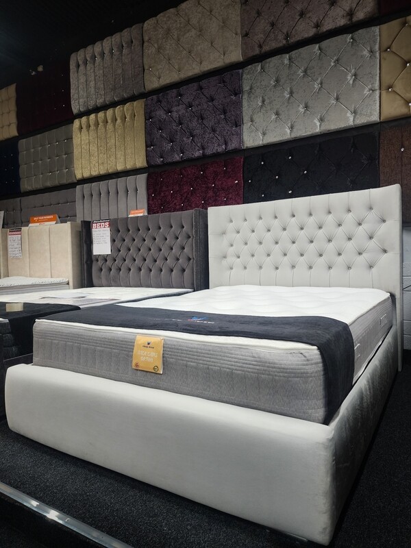 Chicago bed frame