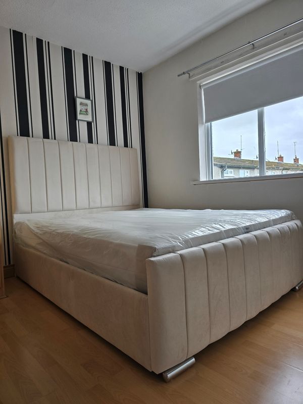 Lyons bed bundle