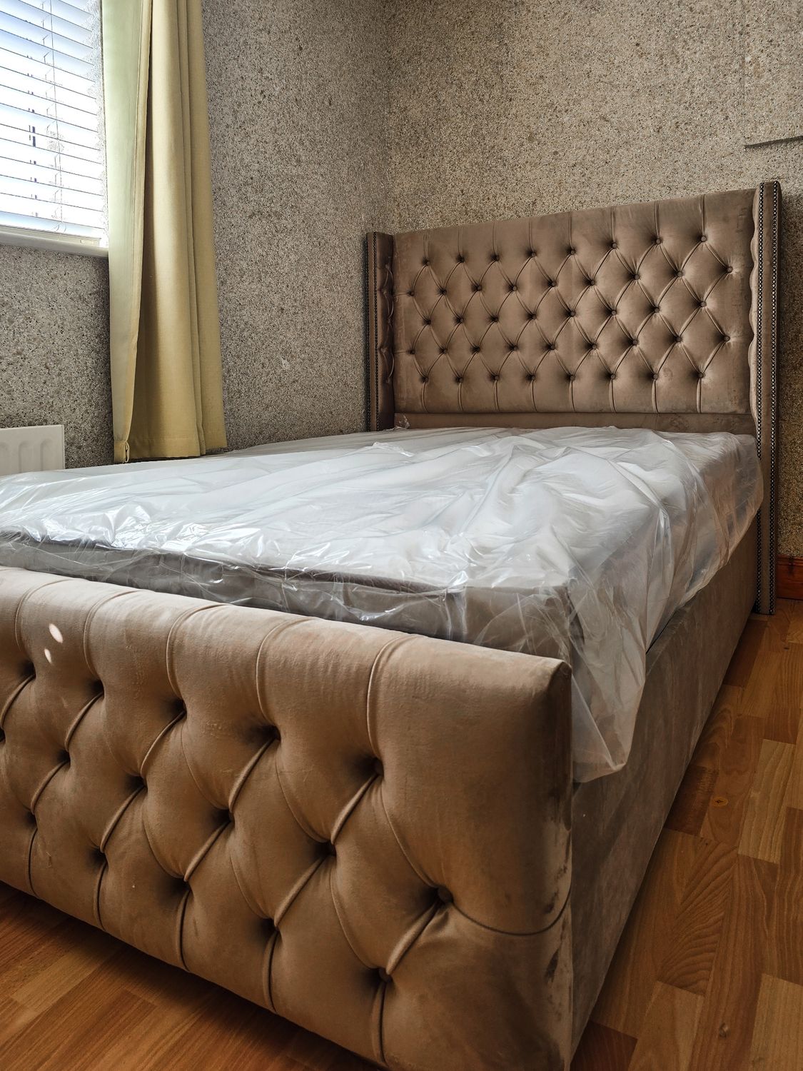 Dubai bed frame