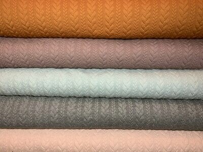 Strickstoffe aller Art