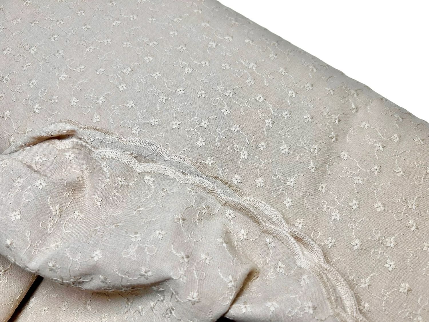 Baumwollstoff mit Stickerei  Beige
