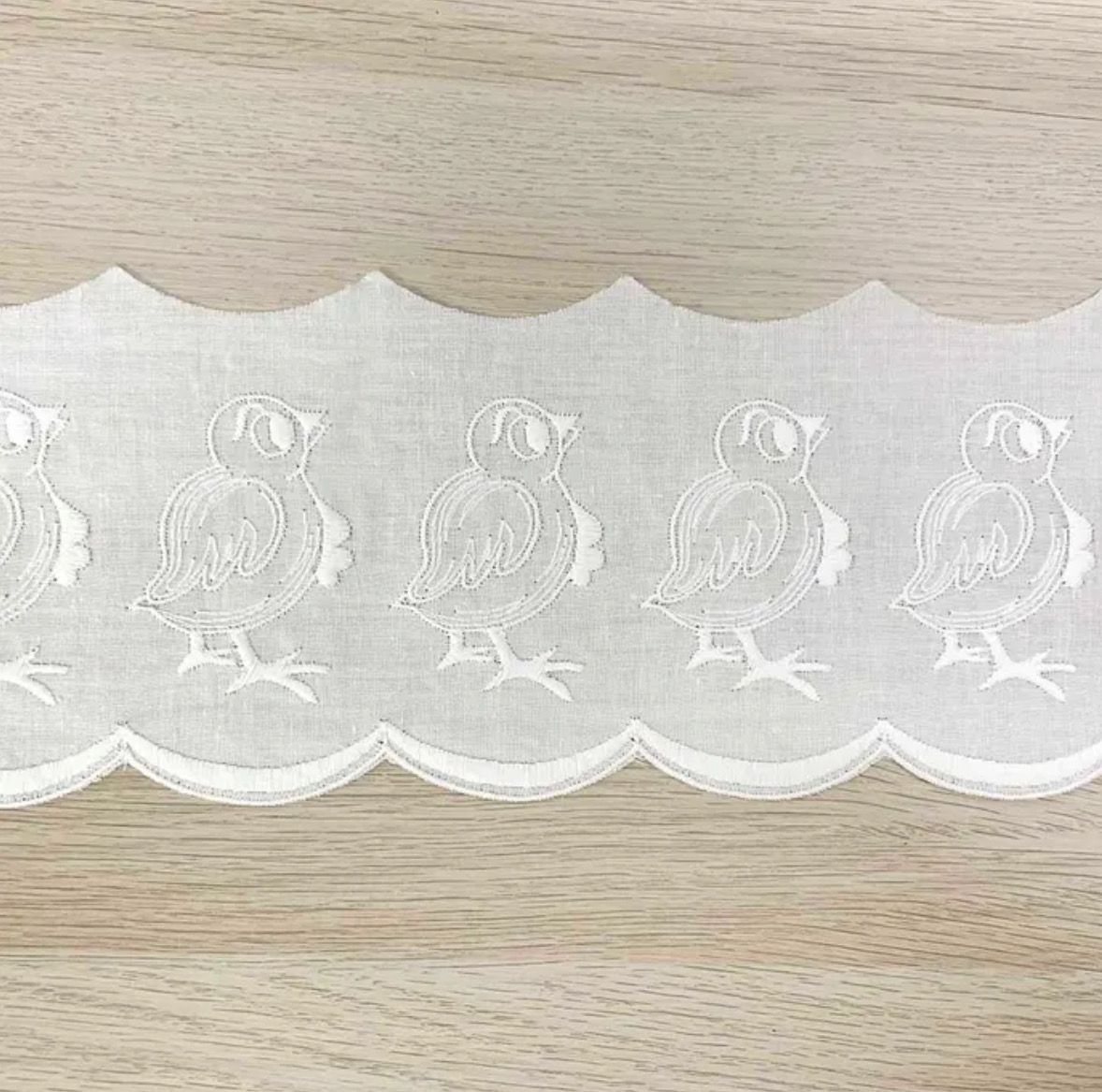 Festonspitze Küken weiß Festonspitze Küken weiß