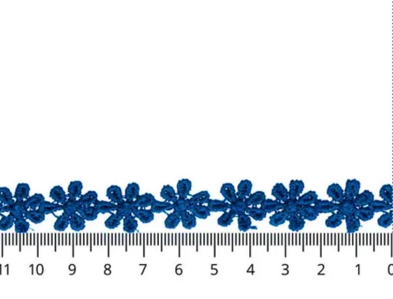Baumwoll Spitzenborte mit Blümchen Royalblau