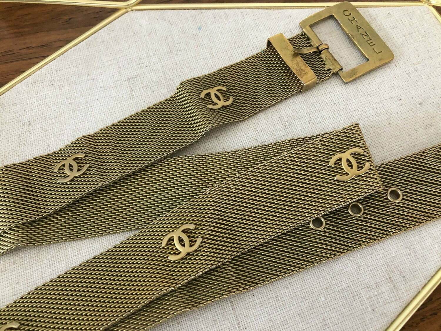 Chanel logo deals belt buckle