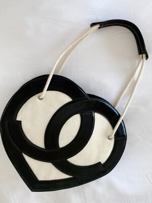 VINTAGE CHANEL CC TERRYCLOTH / LEATHER XLARGE HEART TOTE