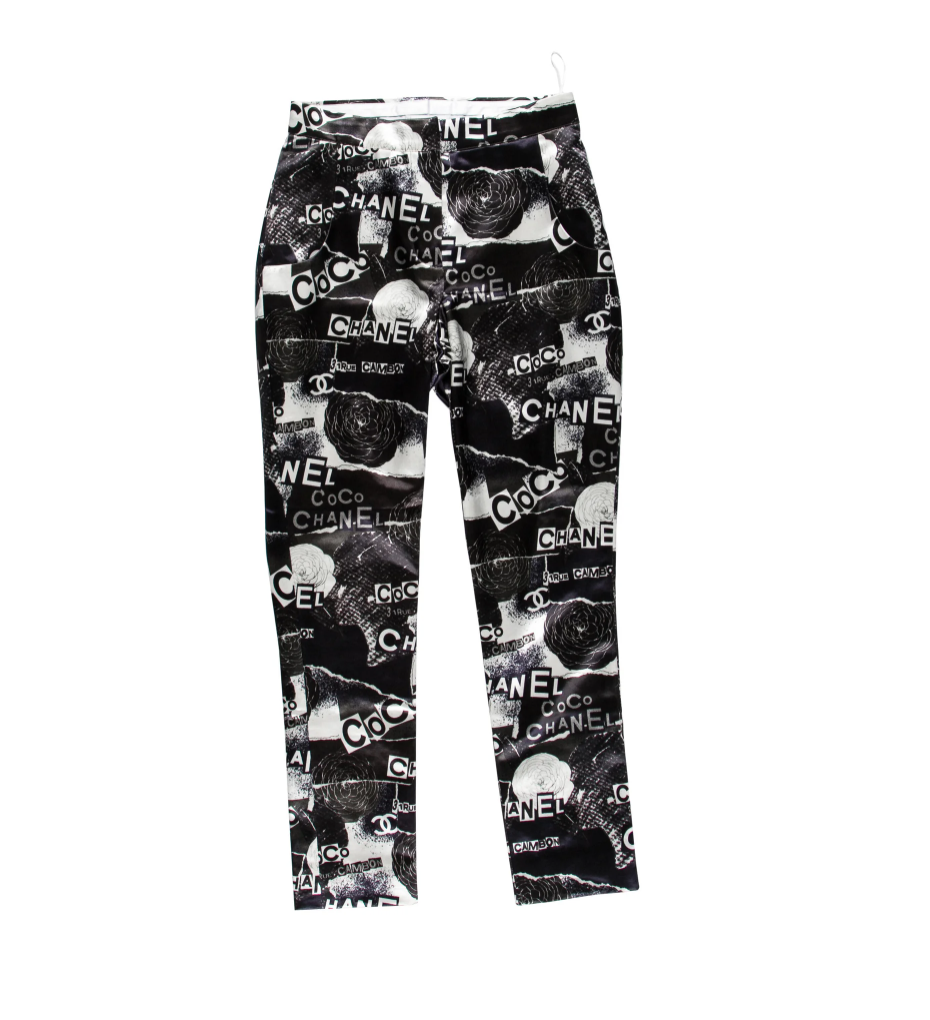 CHANEL CC LOGOS GRAFFITI SS2020 BLACK WHITE PANTS 34 / XS