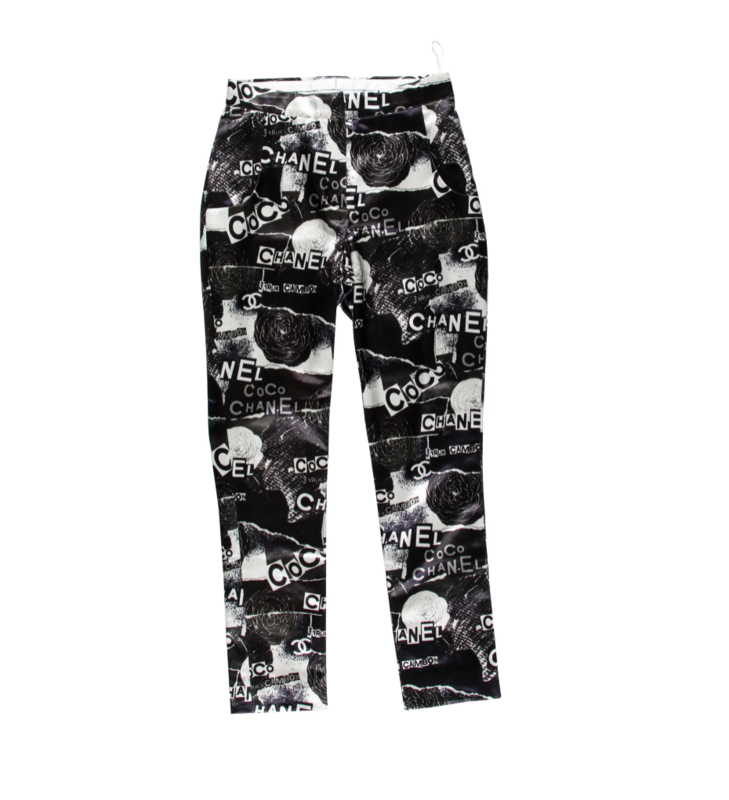 CHANEL CC LOGOS GRAFFITI SS2020 BLACK WHITE PANTS 34 / XS