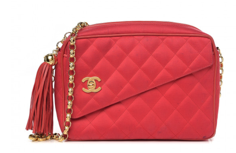 CHANEL VINTAGE CC TURNLOCK RED QUILTED SATIN GOLD CHAIN SHOULDER /  CROSSBODY CAMERA BAG WITH TASSEL