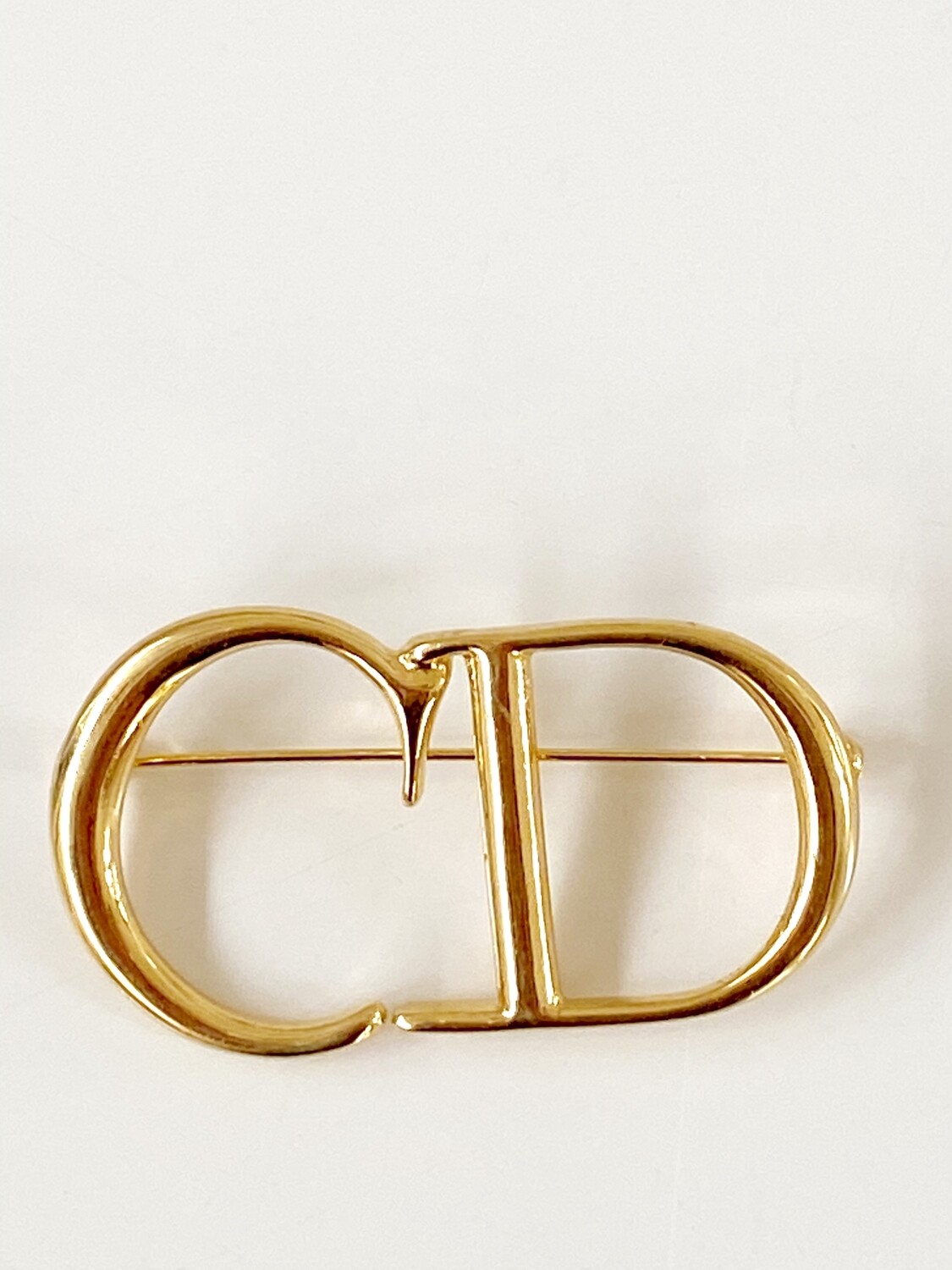 CHRISTIAN DIOR CD LOGO GOLD LARGE BROOCH PIN - VINTAGE