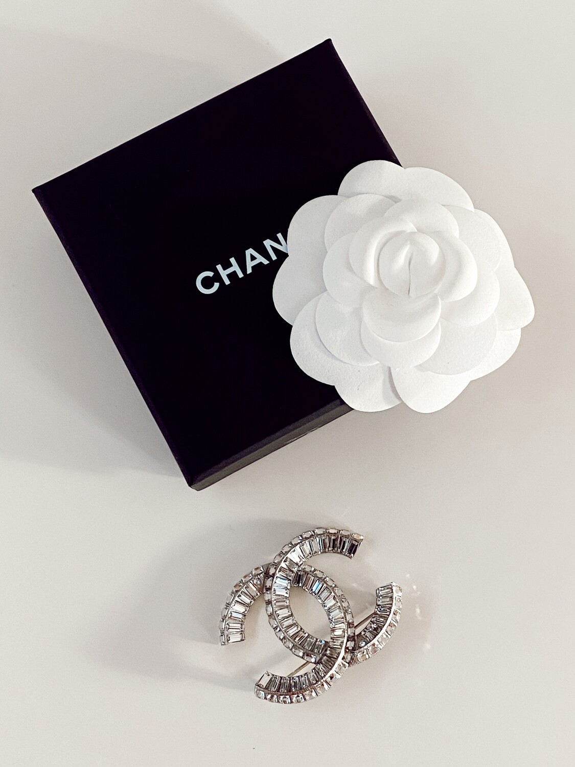 CHANEL CC RHINESTONE CRYSTAL PIN BROOCH - 2019 WITH TAGS AND BOX!