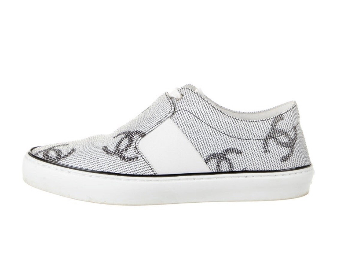CHANEL CC LOGO SLIP ON SNEAKERS IT 38.5 / 7.5- 8